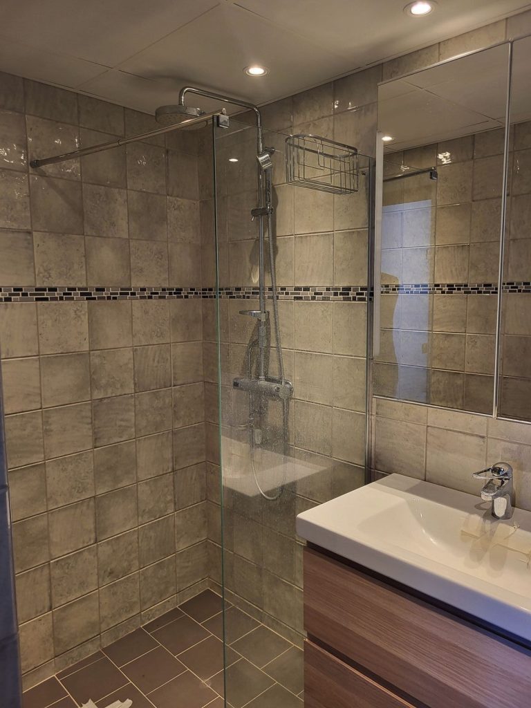 357aed645d24996a404f07e99764586c - 4