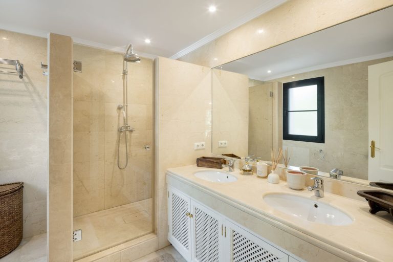 35caa117e87616330924045e21f0abf5 - 12