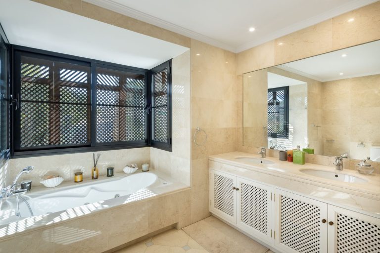 35caa117e87616330924045e21f0abf5 - 8