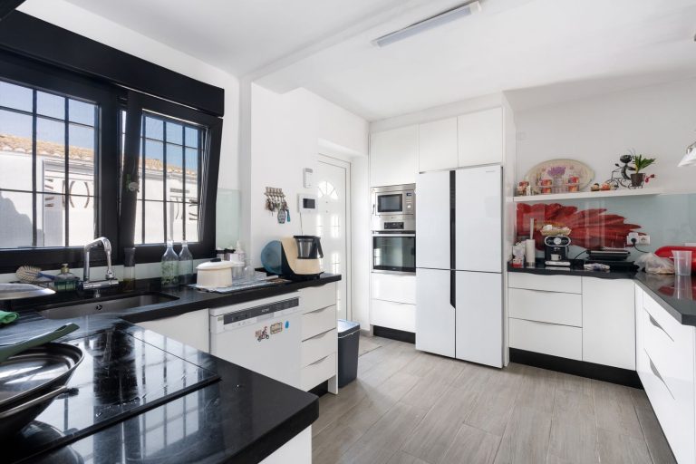 36965436d11c7a83d630cd317de9f504 - 5