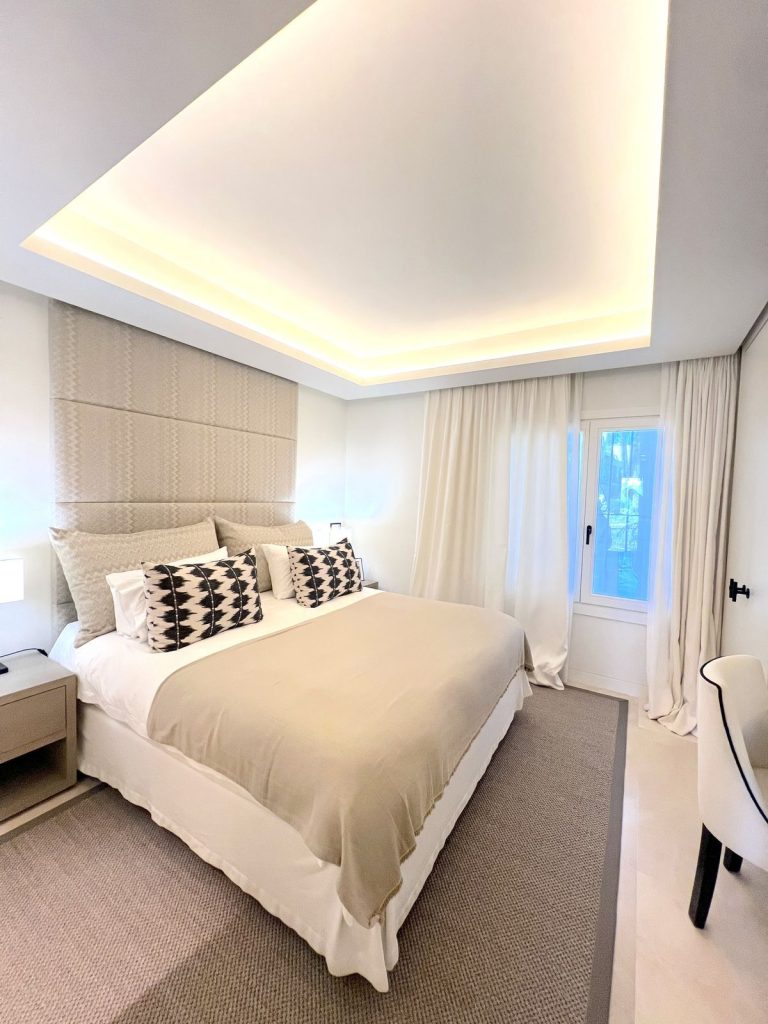 3701b07e8b6ac7ce23dca03e9a96f594 - 12