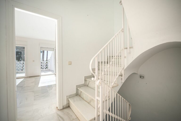 37794d1cb7865cdddbc911152caf0c90 - 11