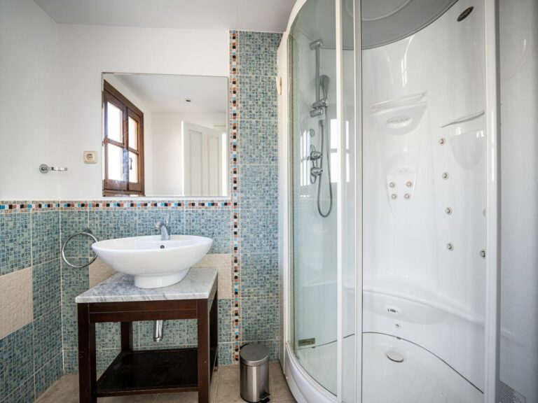 37794d1cb7865cdddbc911152caf0c90 - 14