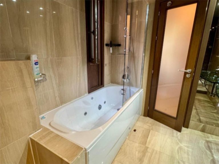 389e33056ab9c774a2b74eba2cf3c81c - 12