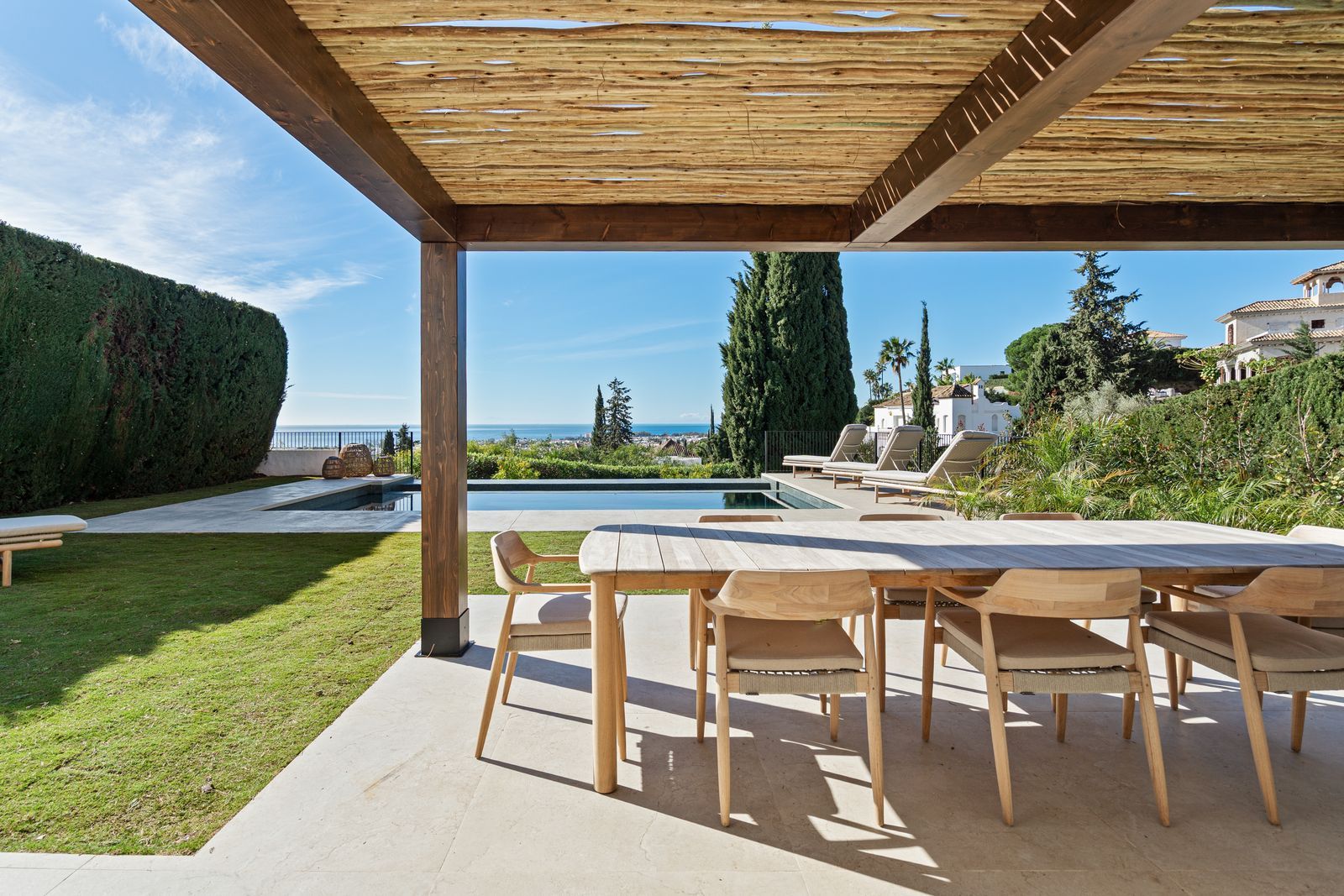 393237f34d680b8cff333ef76212e948 - 12