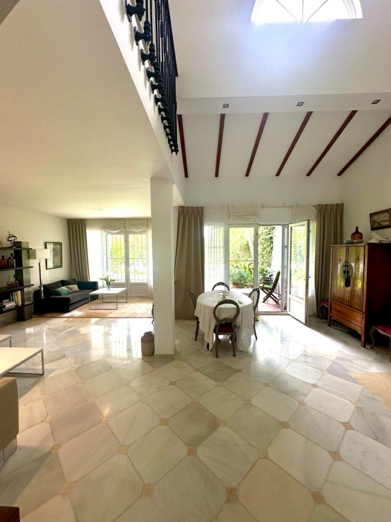 3a3d035e920afe117b9d311c6e894b32 - 12