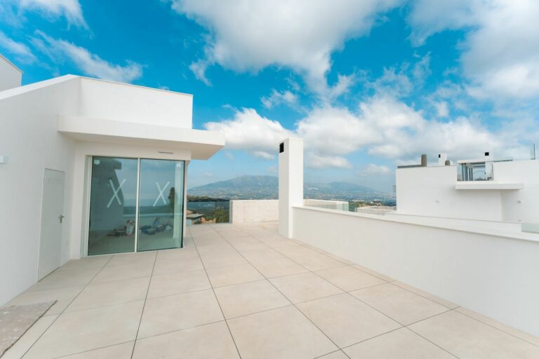 3aa6a299996eb8c5f68435da1a6e4f0d - 12