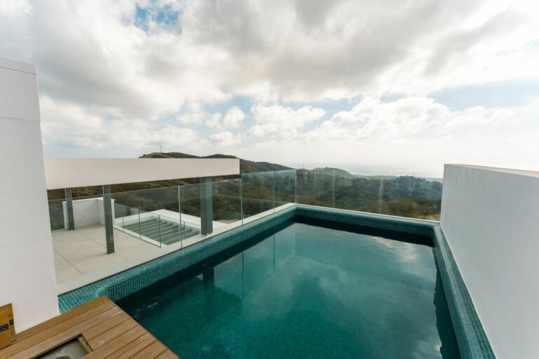 3aa6a299996eb8c5f68435da1a6e4f0d - 14