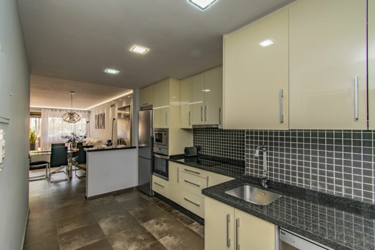 3b7f340d931a7d32356a517f93e71a76 - 12