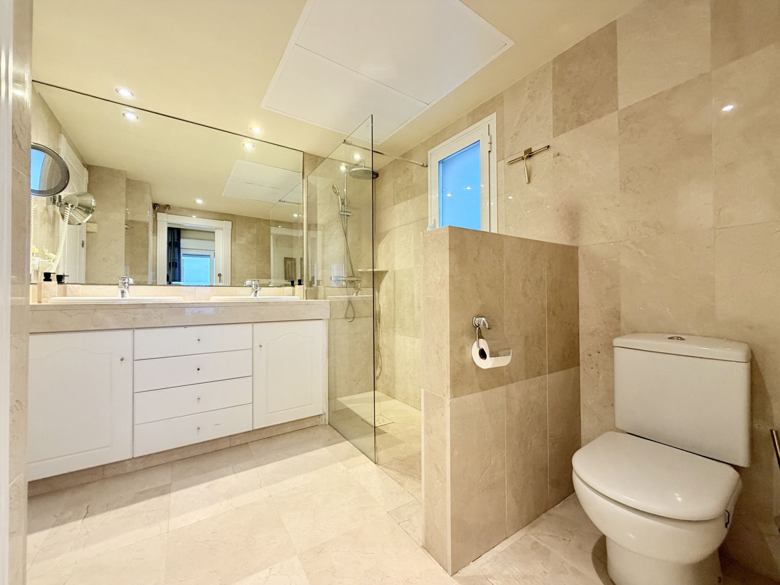 3ba83f35636864f341acfb64d4796a51 - 12