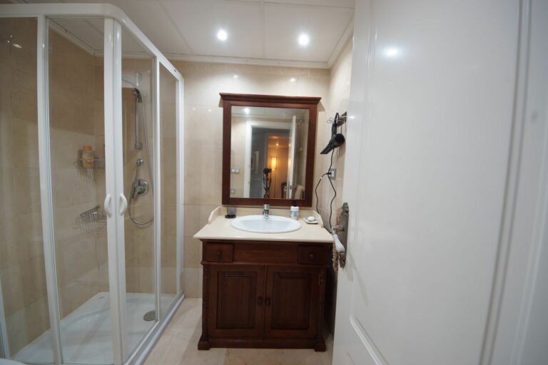 3bd56b18b064109ebcda15ef05789a0a - 12