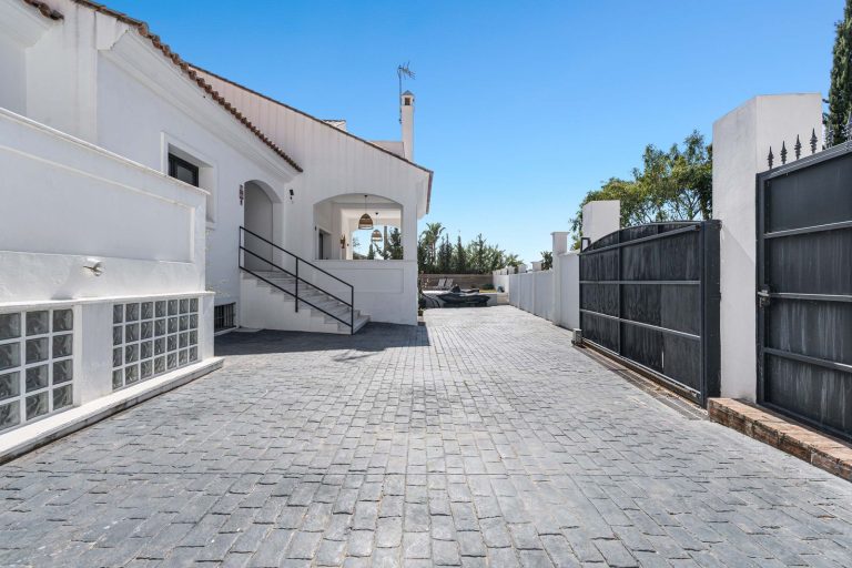 3ca053d633aa6e8bd7b58cbd46652024 - 10