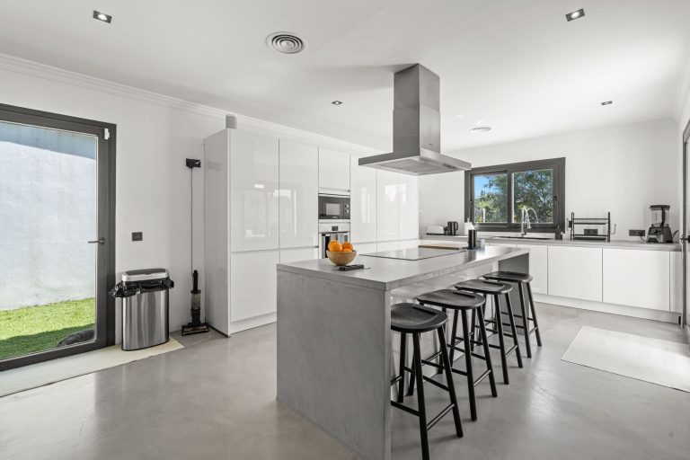 3ca053d633aa6e8bd7b58cbd46652024 - 16