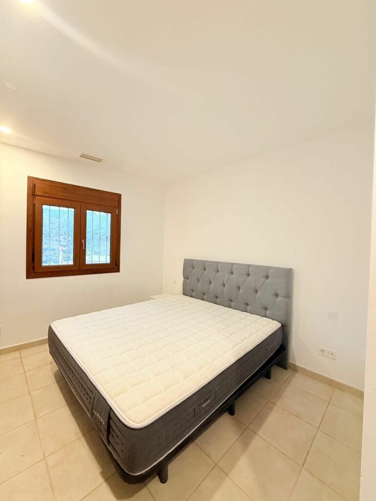 3cf70215c10f8e531d06614d464ba49f - 5