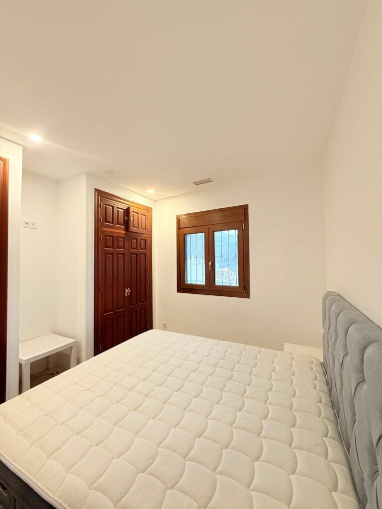 3cf70215c10f8e531d06614d464ba49f - 6