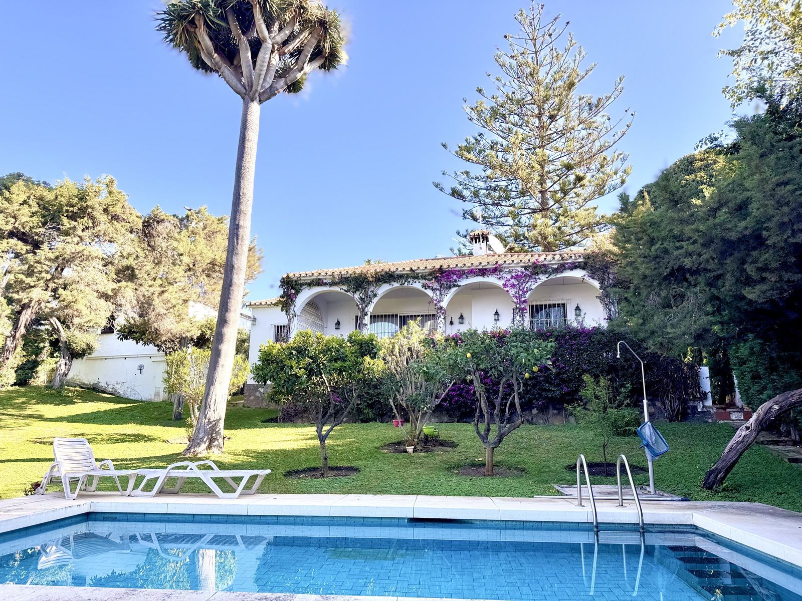 3e124f33e9acfab384238d38fdad3582 - 10