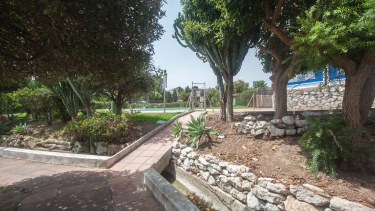 3ee6cf88156d830503c21ba90fa713d8 - 16