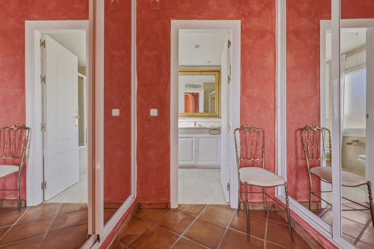 3f4065ac3ed9b1fecb237ae71c66d2f8 - 12