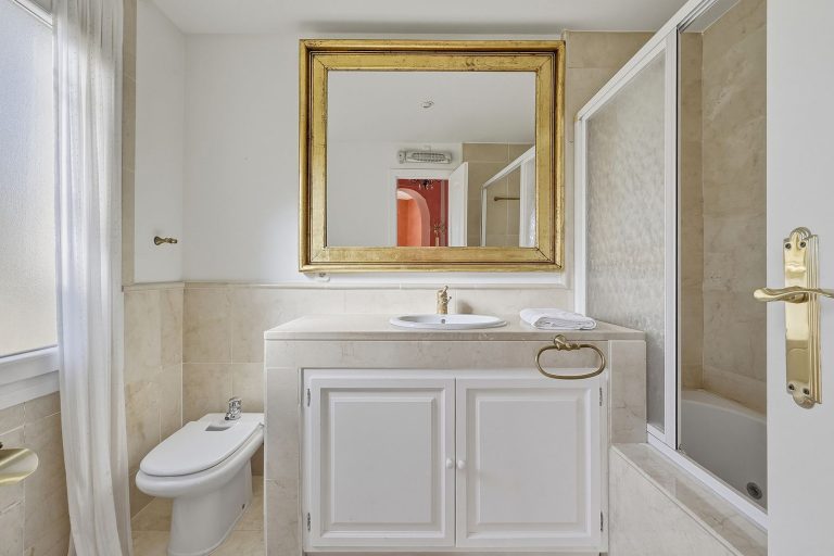 3f4065ac3ed9b1fecb237ae71c66d2f8 - 13