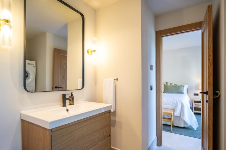 400c68f0ac4d3c4f06bb6b21cf43a740 - 11