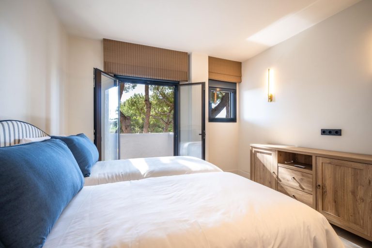 400c68f0ac4d3c4f06bb6b21cf43a740 - 16