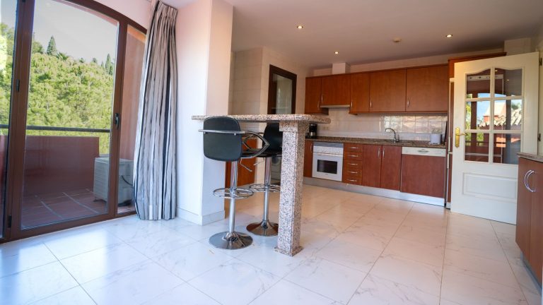 40f19ab04ea0333b1e89fed8306a9e43 - 14