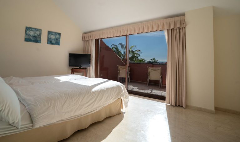 40f19ab04ea0333b1e89fed8306a9e43 - 15