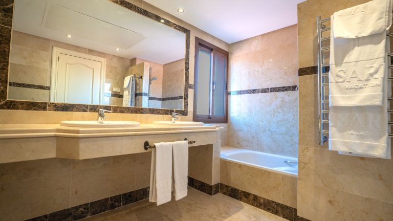 40f19ab04ea0333b1e89fed8306a9e43 - 16