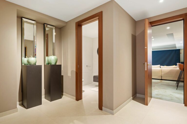 41ce0ac3eb34ad50bb396f1ed40f8222 - 12