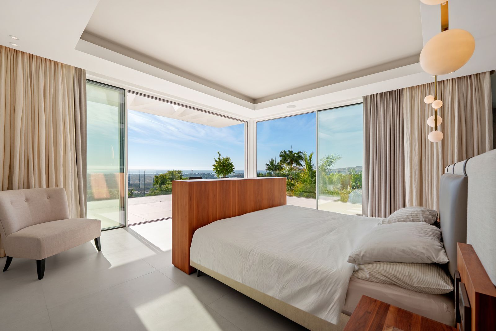 41ce0ac3eb34ad50bb396f1ed40f8222 - 16