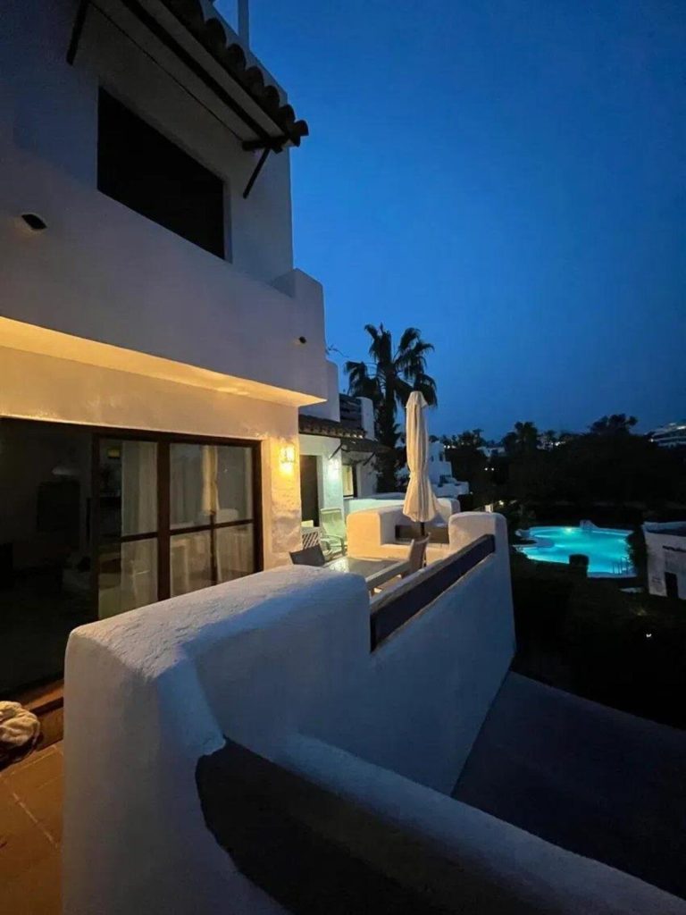 42b556f1977039d3efc9f5f9cc8b084a - 7