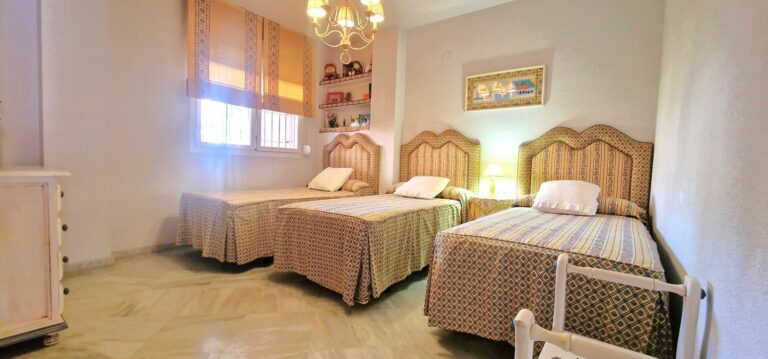 4354e849fc5d9ec96c7d461ae42ec13c - 15