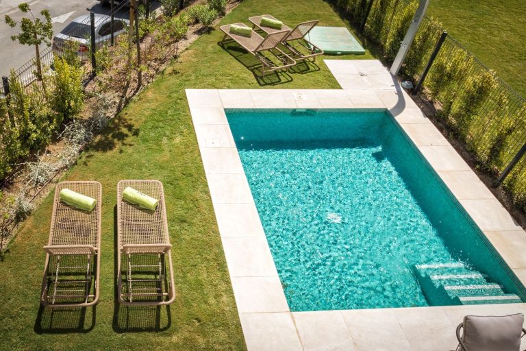 43f8caec7507f2d3d40a29f1d4e7ec84 - 11