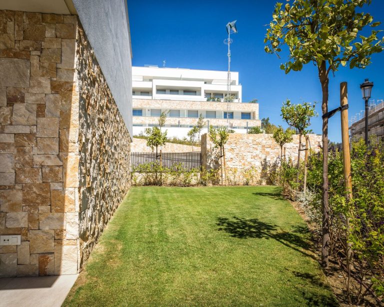 43f8caec7507f2d3d40a29f1d4e7ec84 - 3