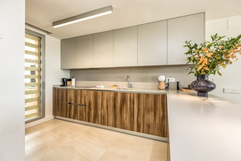 43f8caec7507f2d3d40a29f1d4e7ec84 - 5