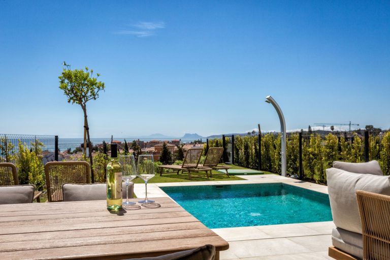 43f8caec7507f2d3d40a29f1d4e7ec84 - 9