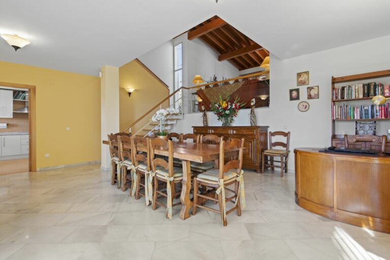 4407984dfa5ce0f9f4f2f8e6dce77173 - 11