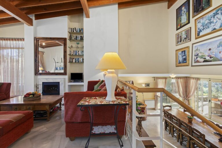 4407984dfa5ce0f9f4f2f8e6dce77173 - 6