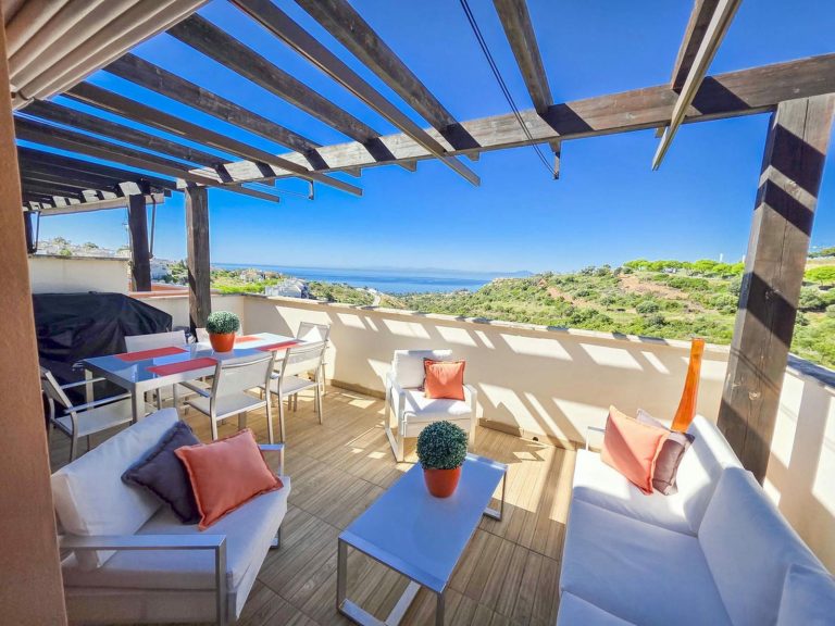 4983e3e347cea3e2065223fc0f74e9b4 - 1