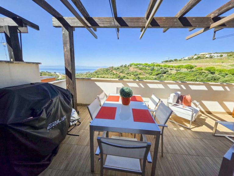 4983e3e347cea3e2065223fc0f74e9b4 - 10