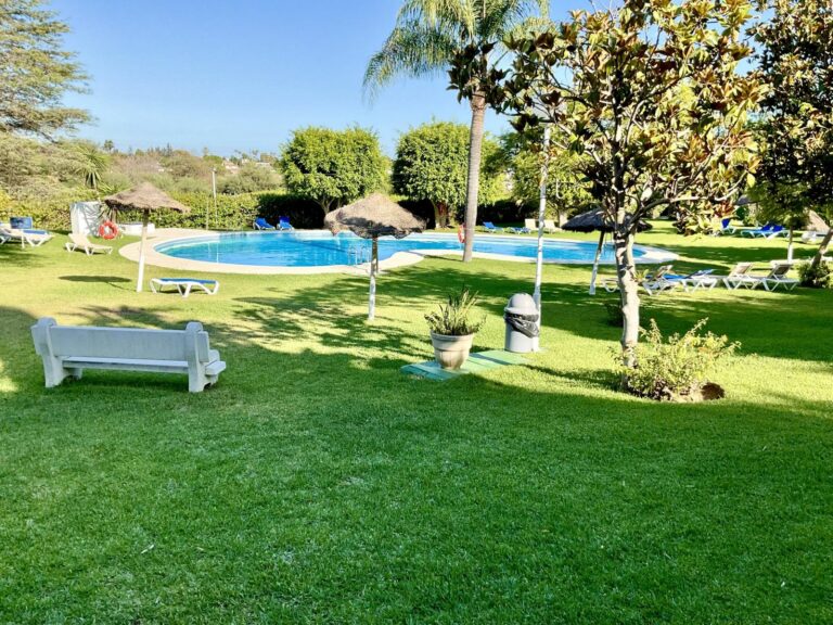 4a95a00a3e33e5d261479080a9c029c1 - 1