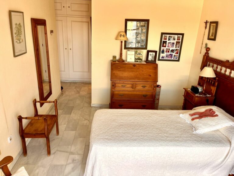 4a95a00a3e33e5d261479080a9c029c1 - 14