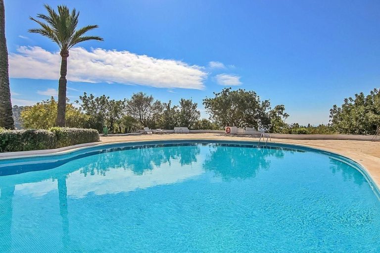 4ac5fbcaeb735154a3c88804aeeb34e8 - 14