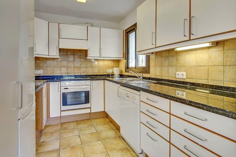 4ac5fbcaeb735154a3c88804aeeb34e8 - 16