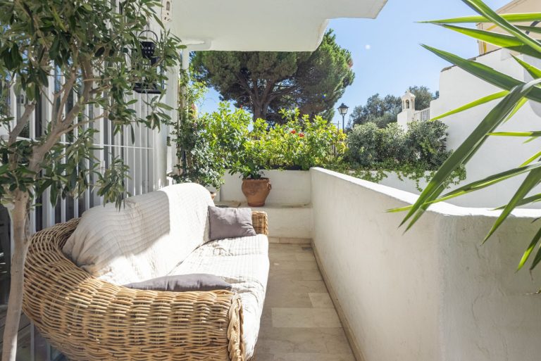 4ae81989dab0e1f875715405e5b79f5a - 10