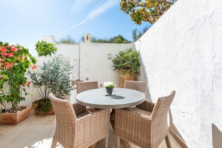 4ae81989dab0e1f875715405e5b79f5a - 13