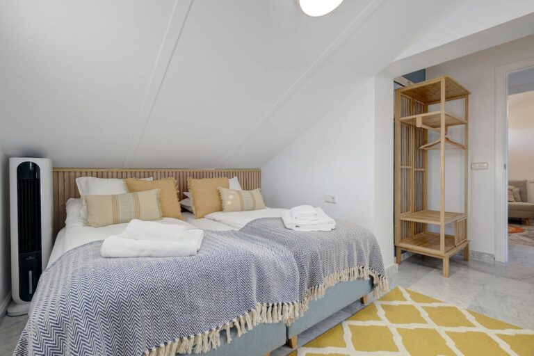 4aebc250d797dc6eff6a158a70b898a3 - 13