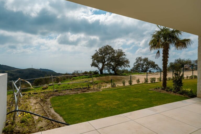 4be8bea5b2d00eb0a51afa910be13bbb - 8