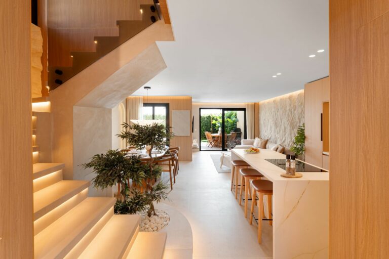 4eb12bdd7104e791f316c14ab9926406 - 1