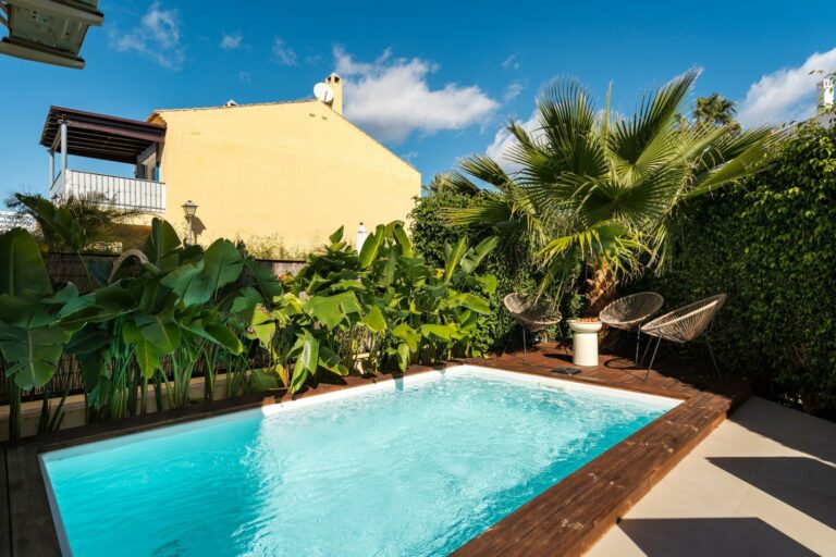 4eb12bdd7104e791f316c14ab9926406 - 16